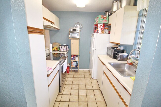 Photo - Upper Level- Unfurnished Kihei Villages Condo - 2 Bed 2 Bath - 1 Parking Space Unit 60-204