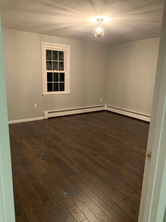 Photo - 65 Lynnwood Ln