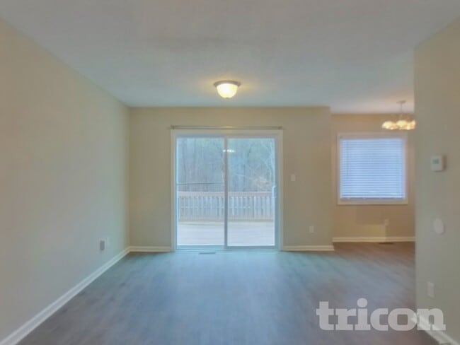 Photo - 21 Marabou Ct