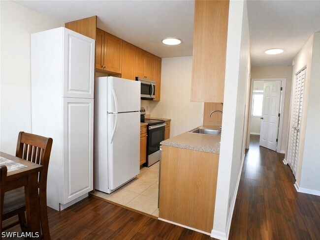 Photo - 4615 Bayshore Dr Unit E8