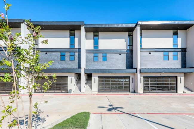 Building Photo - 8120 Stillmeadow Ct Unit 1C