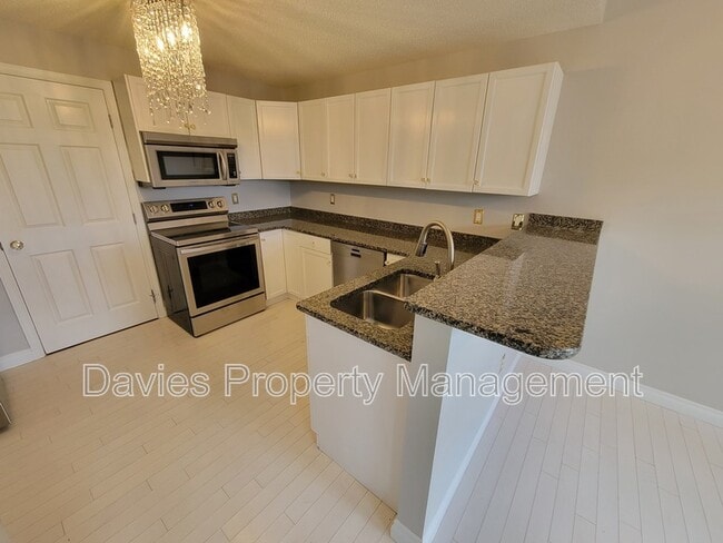 Photo - 1179 Summerside Dr SW