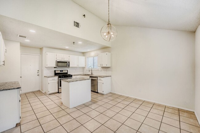 Photo - Single story 3 bedroom 2 bath home in Gracywoods