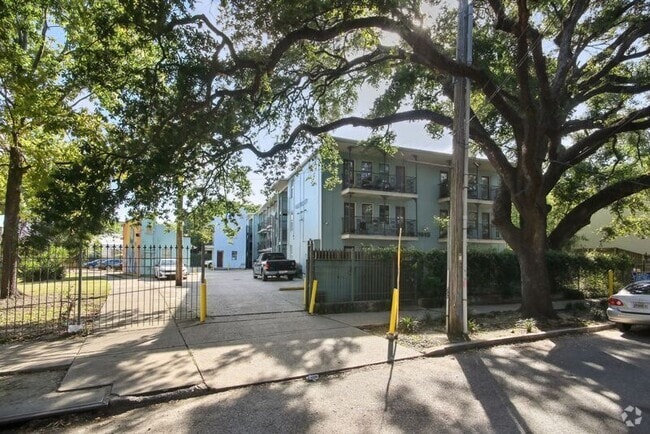 Building Photo - 1615 Gov Nicholls Rental