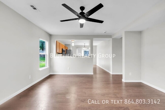 Photo - 621 Branch View Dr