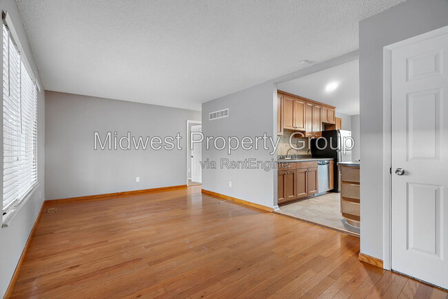 Photo - 1128 Saratoga Dr