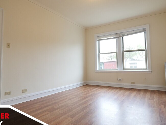 Photo - 2536 N Sawyer Ave