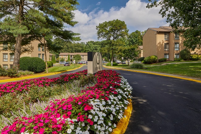 Building Photo - Reston Glade Rental
