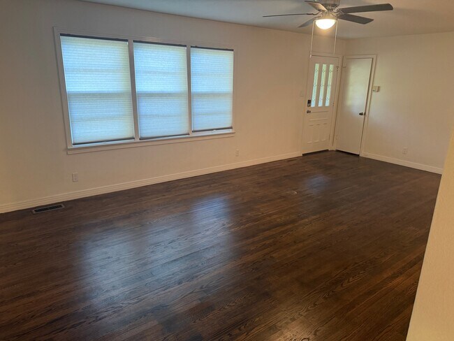 Photo - 303 Langston St