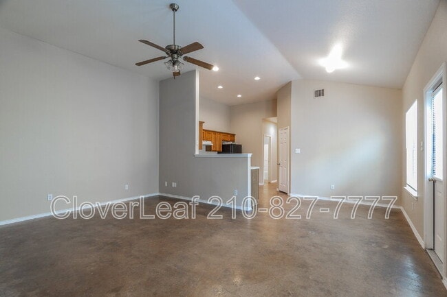 Photo - 5718 Golf Heights Unidad #2