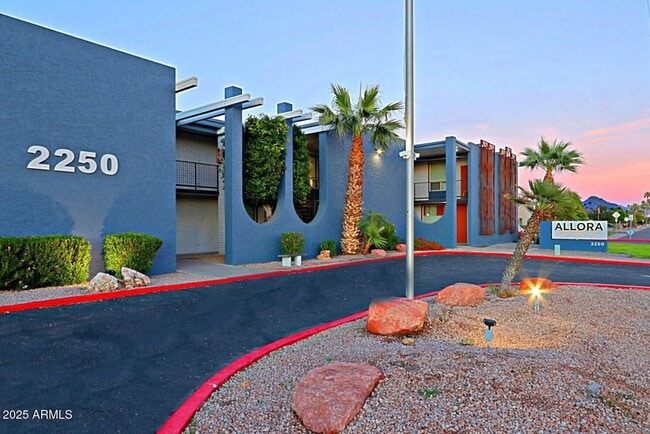 Photo - 2250 W Glendale Ave Condo Unit S