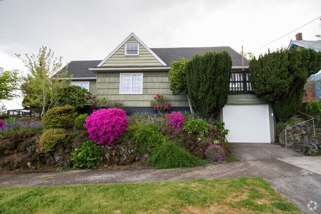 Building Photo - Rose City Park English Tudor with Stunning... Rental