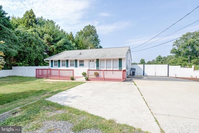 Building Photo - 5024 Backlick Rd Rental