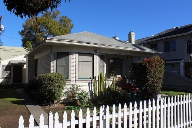 Photo - 1210-1216 Essex St