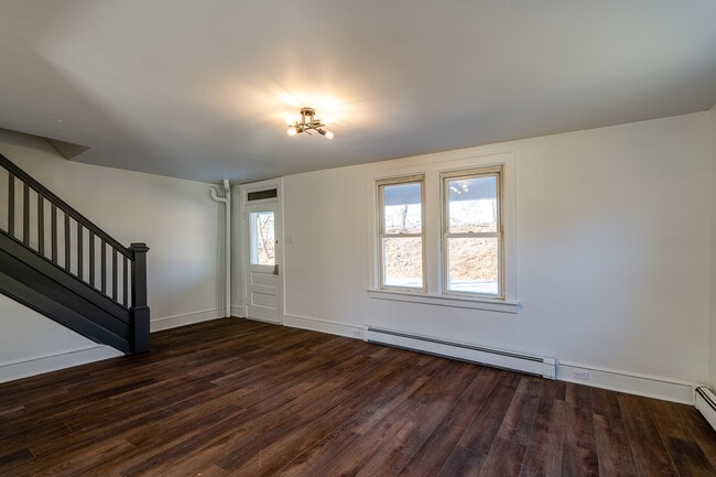 Photo - 1096 W Penn Grant Rd