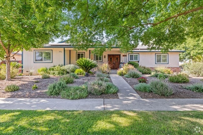 Building Photo - 2018 W Los Altos Ave Rental