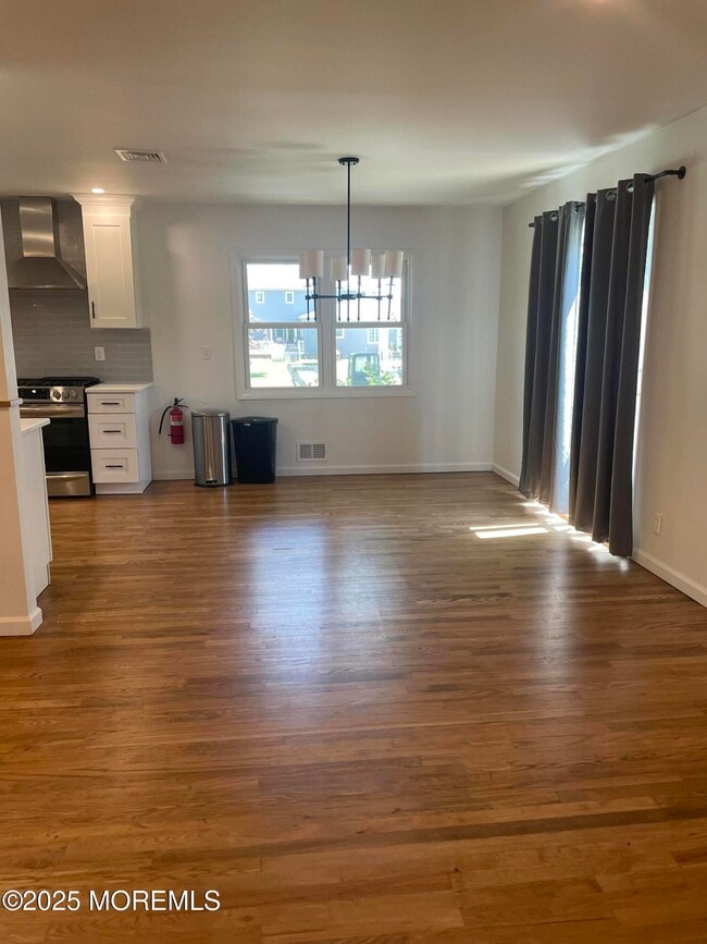 Photo - 127 Hulick St