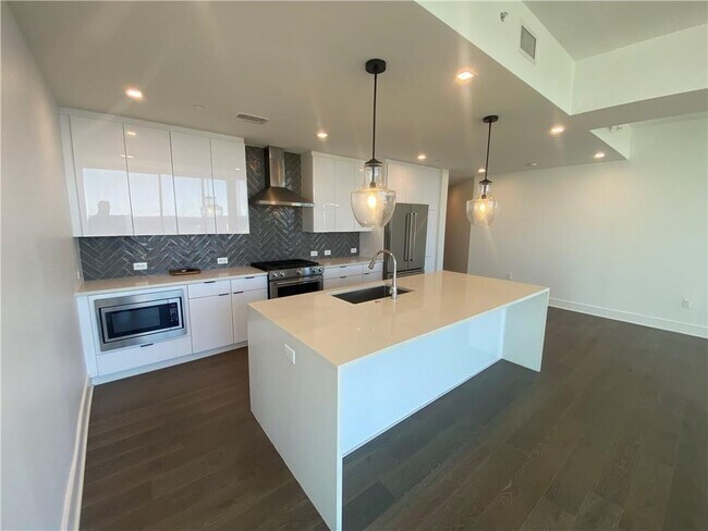 Building Photo - 788 West Marietta St NW Unit 814