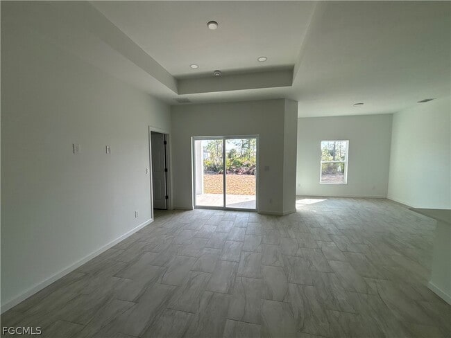 Photo - 3005 31st St W