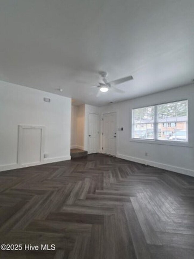 Photo - 411 Myrtlewood Cir