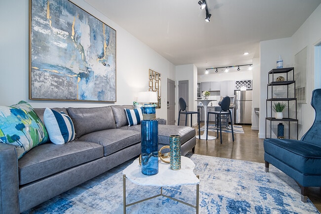 Photo - Comet Bermuda Run