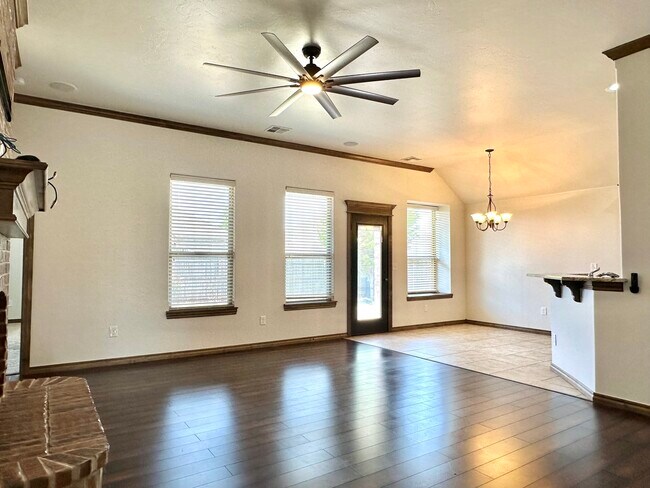 Photo - 709 Abilene Way