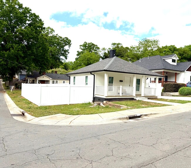 Photo - 2228 Tate St