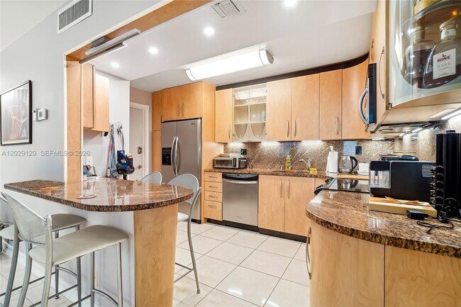 Building Photo - 1400 S Ocean Dr Unit 802