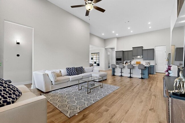 Photo - 1221 Blue Crk Ln