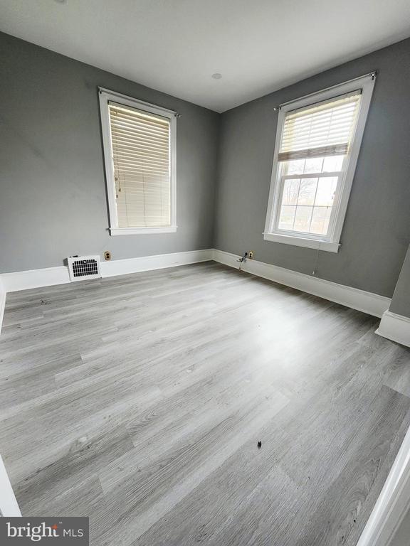 Photo - 80 E Main St