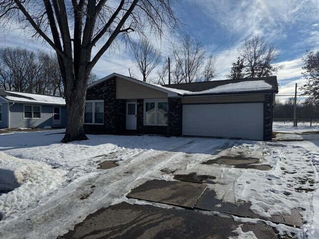 Building Photo - Walnut Wonder: Rent this 'Kitchen-nificent... Rental