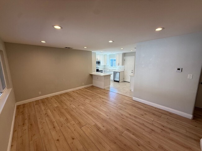 Photo - 1631 Frisbie Ct Unidad 3