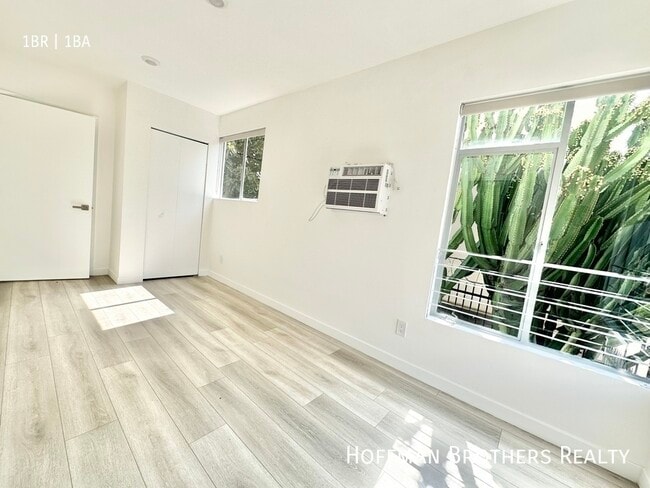 Photo - 318 S Mariposa Ave