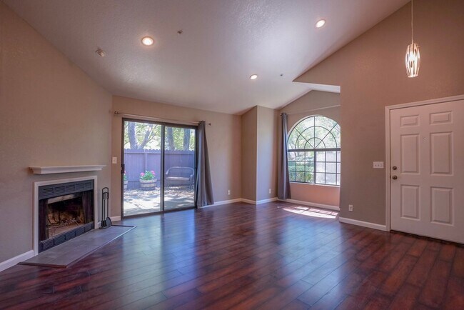 Photo - Stylish Napa Condo with Vaulted Ceilings &...