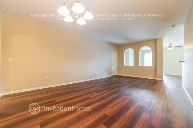 Photo - 3155 Burdock Ave