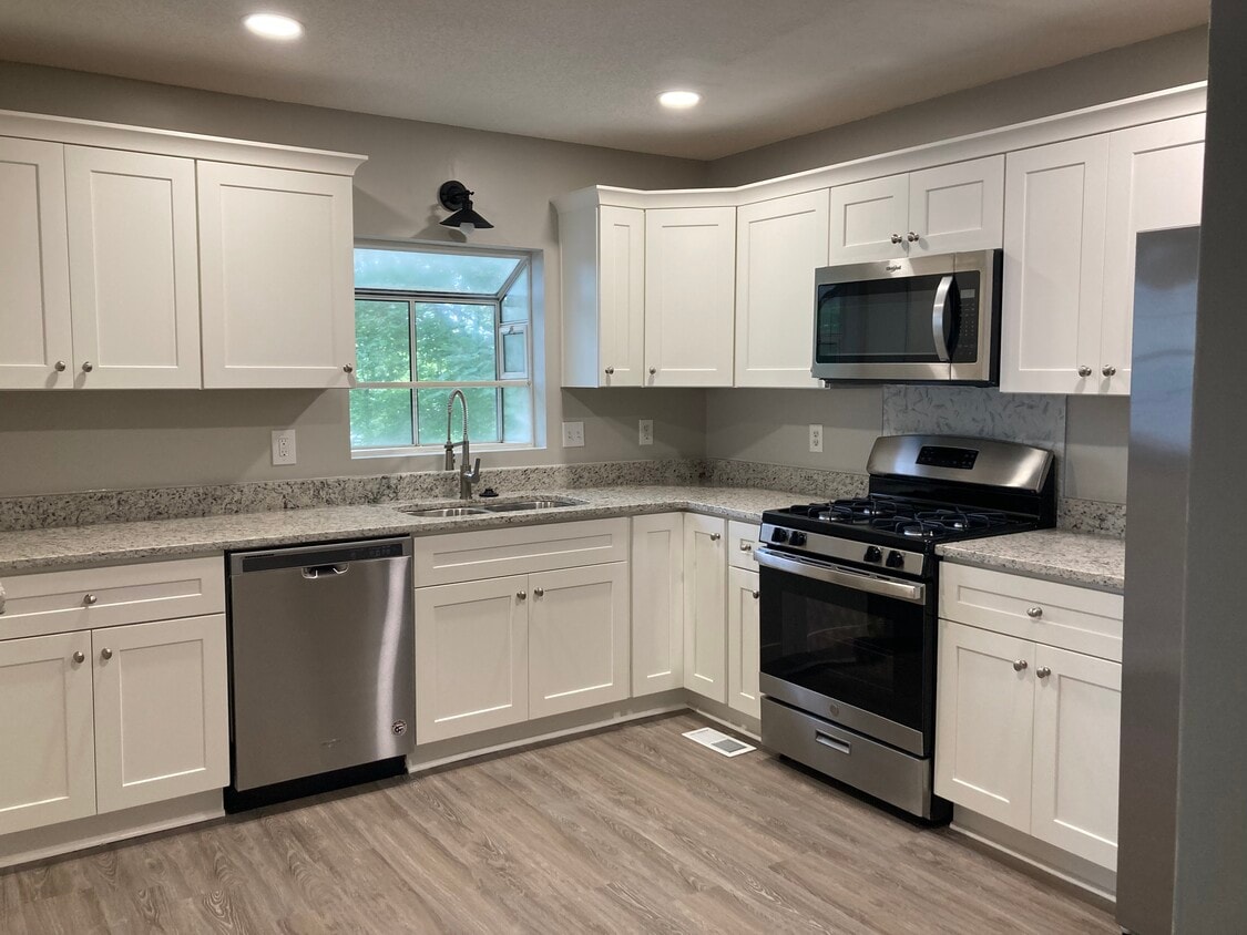 Remodeled Kitchen - 4147 Lake Mist Dr NW (Kennesaw, GA)