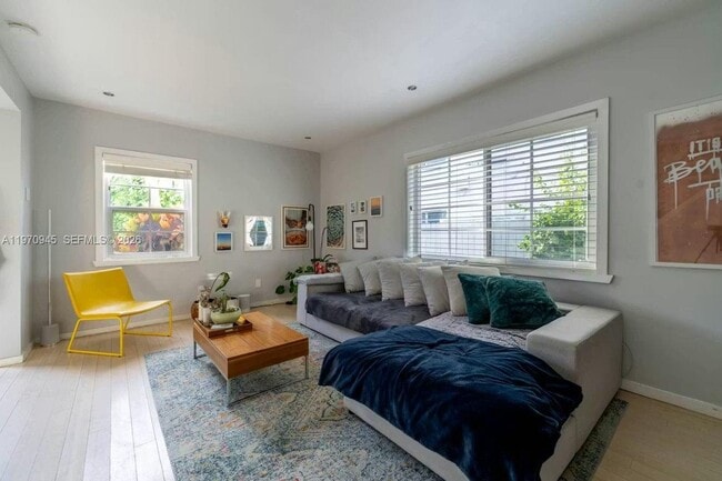 Photo - 1061 Michigan Ave Unit 4