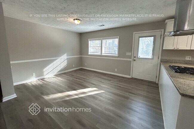 Photo - 1589 Mary Lou Ln SE