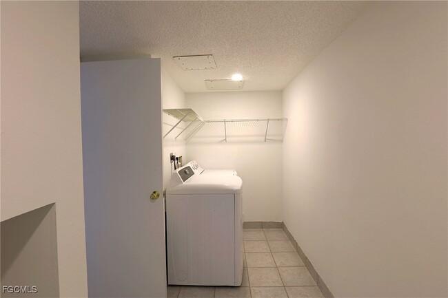 Building Photo - 12351 Woodrose Ct