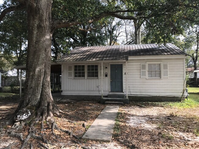 Photo - 106 Rosewood Dr House
