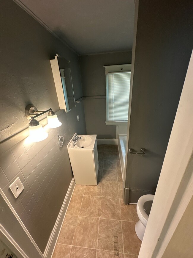 Photo - 832 W 1st St Unit 832 1/2 W