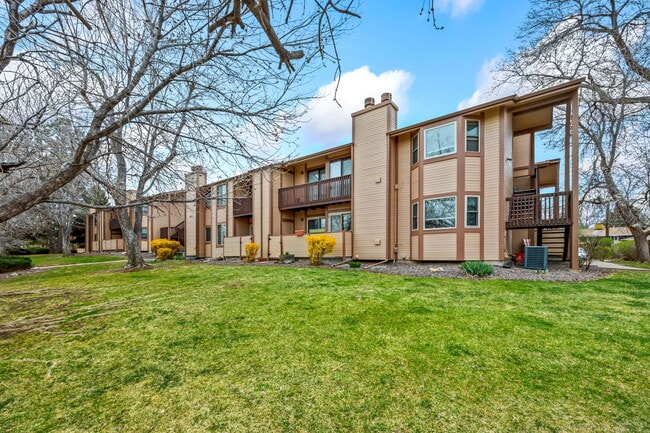 Photo - 1075 S Garrison St