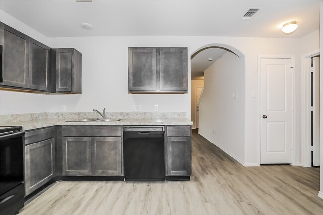 Photo - 411 Brushback Dr