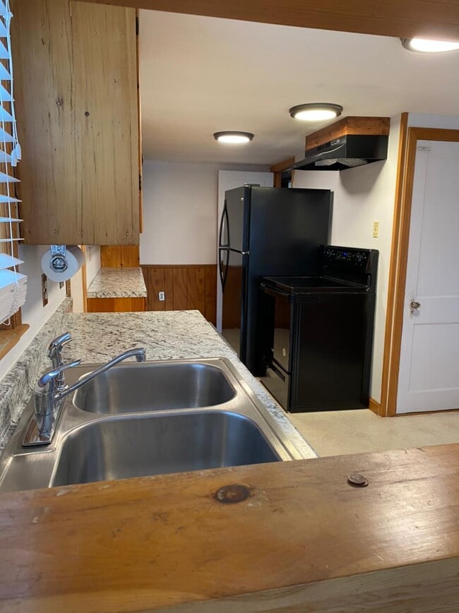 Photo - 131 Shaker Rd