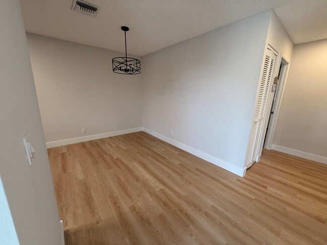 Photo - 531 N J St Unit 5