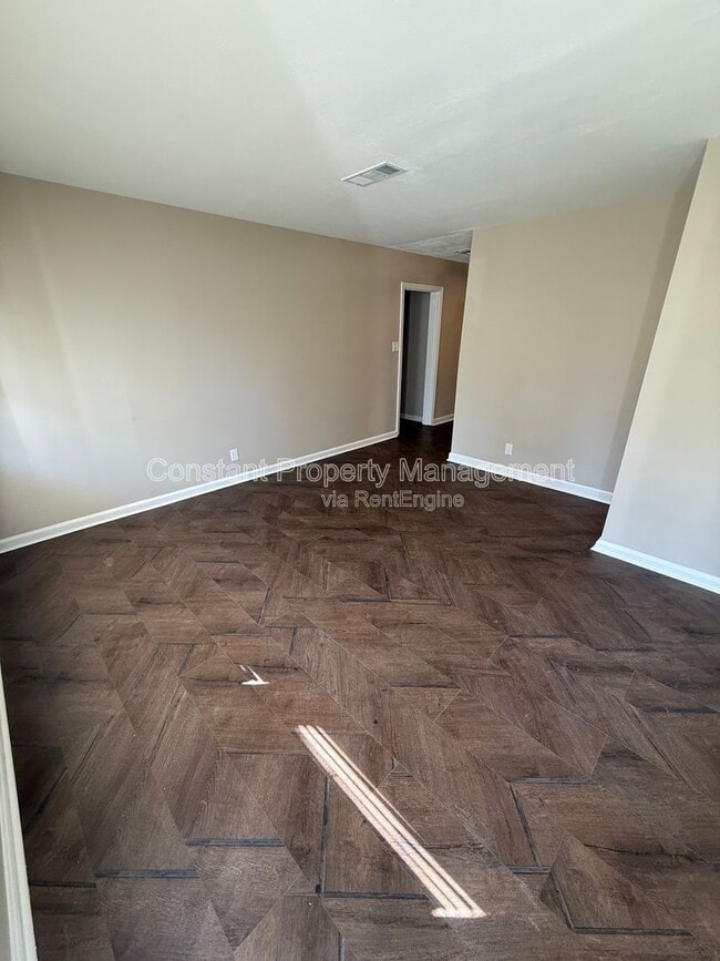 Photo - 3059 O'Hara Dr N