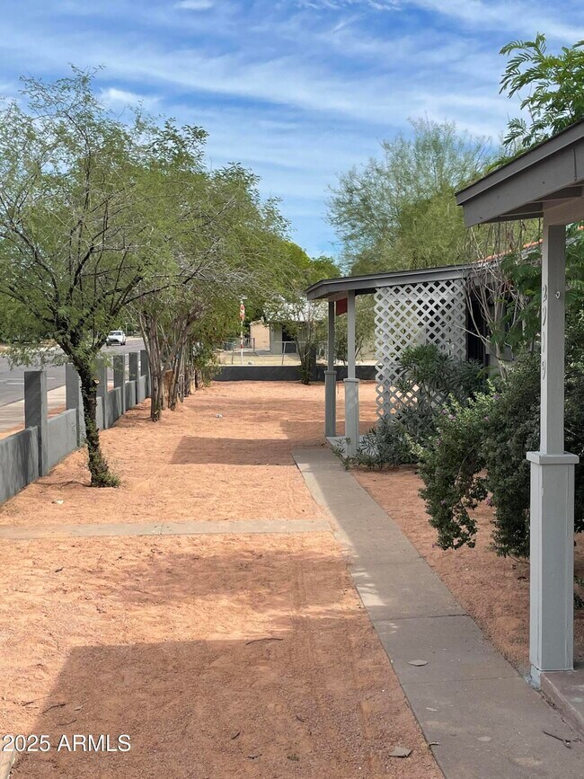 Photo - 2919 E Oak St Unidad 1