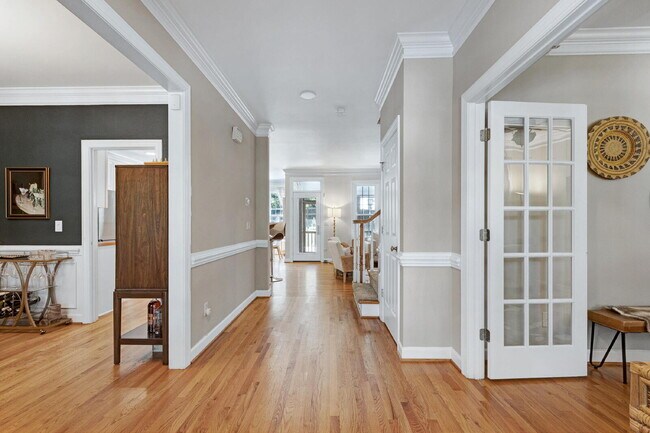 Photo - 2711 Ashland Dr