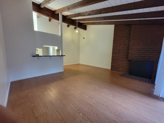 Photo - 7340 Ventura Canyon Ave Unidad 3