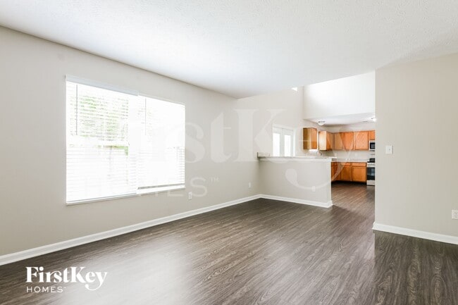 Photo - 7025 Village Oaks Dr